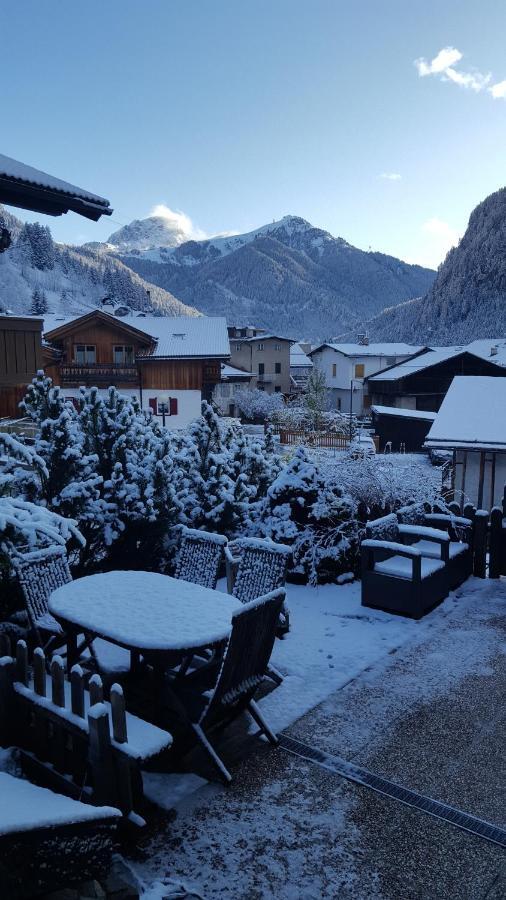 La Tana Dell'Orso Apartman Campitello di Fassa Kültér fotó